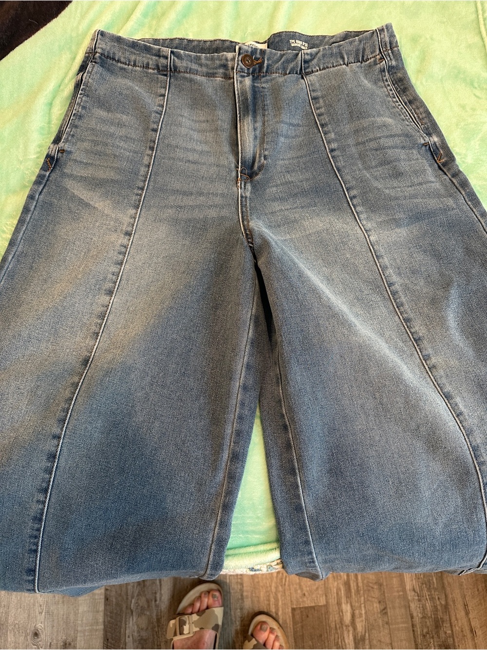 Kensie Wide Leg Panel-Seam Jeans in Light Blue